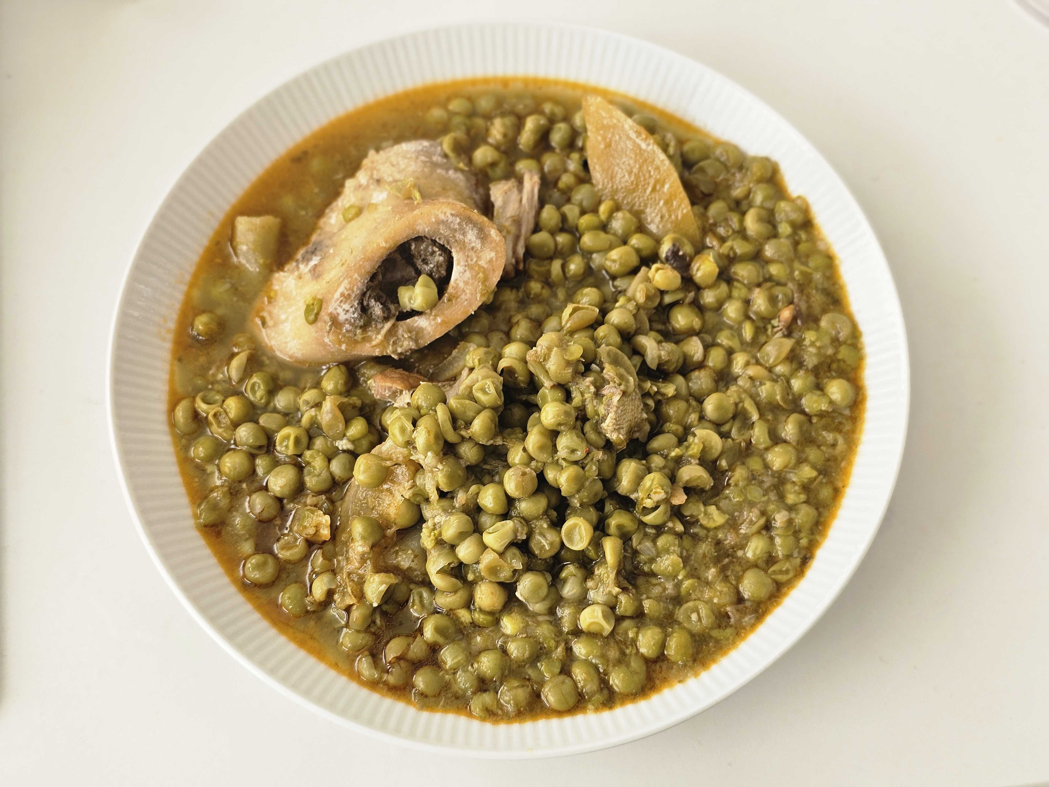 Tajine with Artichokes, Meat and Peas